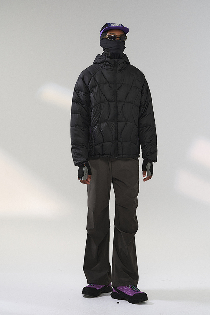 جاكيت رجالي خفيف الوزن منفوخ بغطاء للرأس - أسود